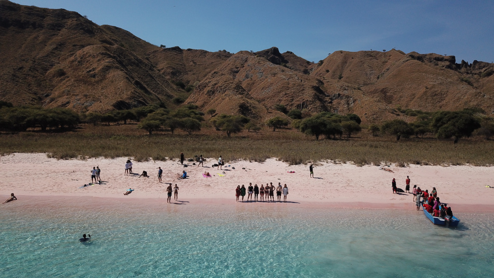 Long Beach (Pink Beach)