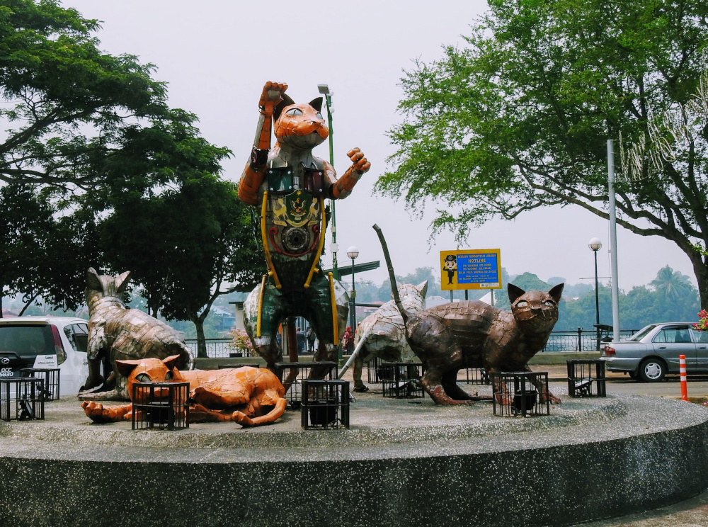 Kuching Cat Statue