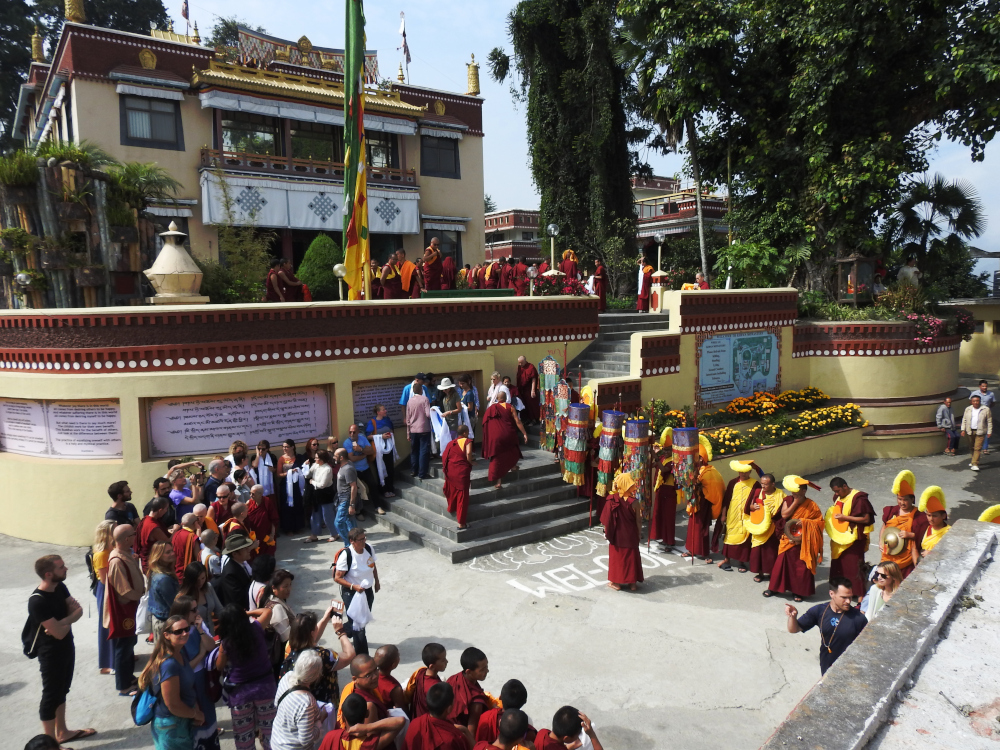 Welcoming Ling Rinpoche